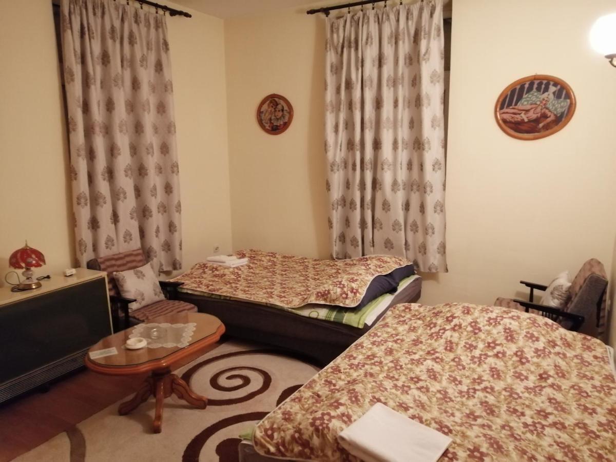 Guest House プリレプ エクステリア 写真