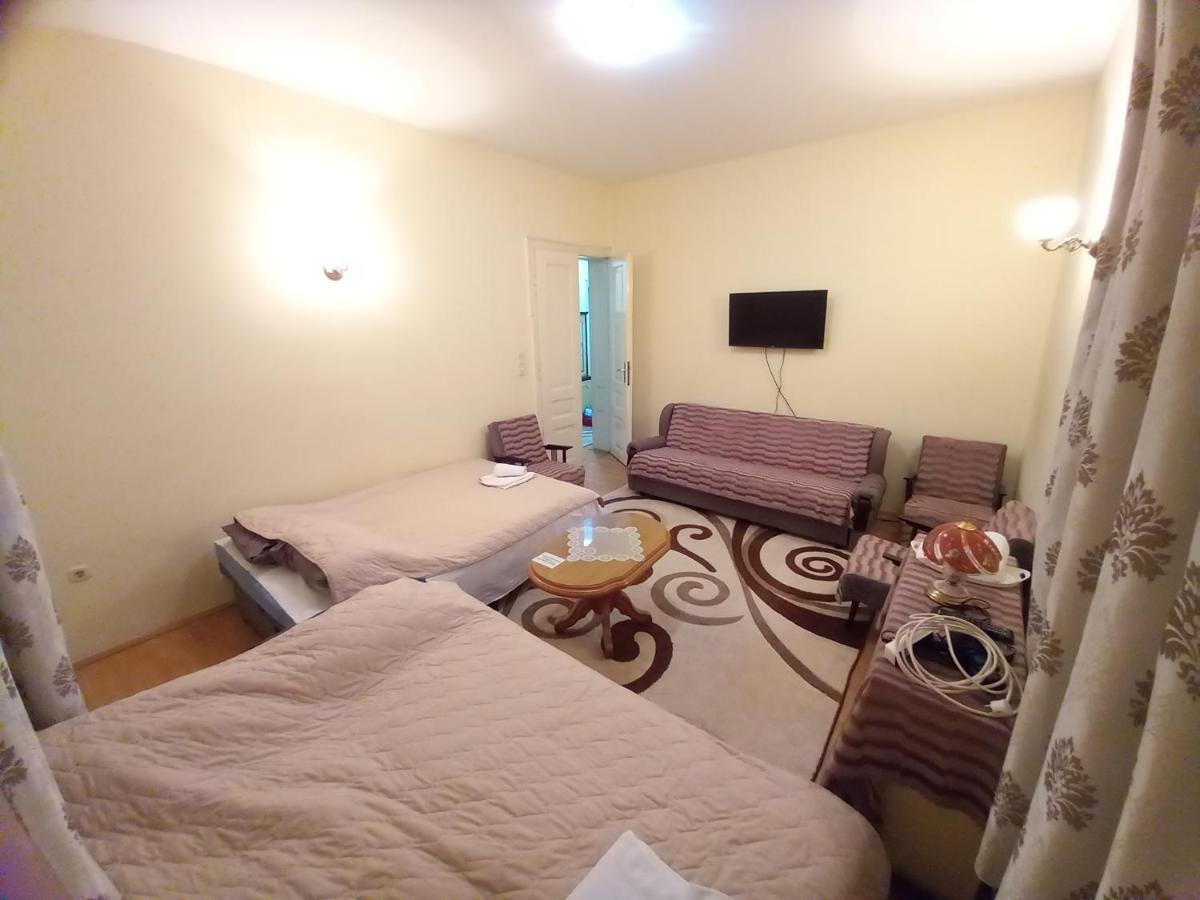 Guest House プリレプ エクステリア 写真