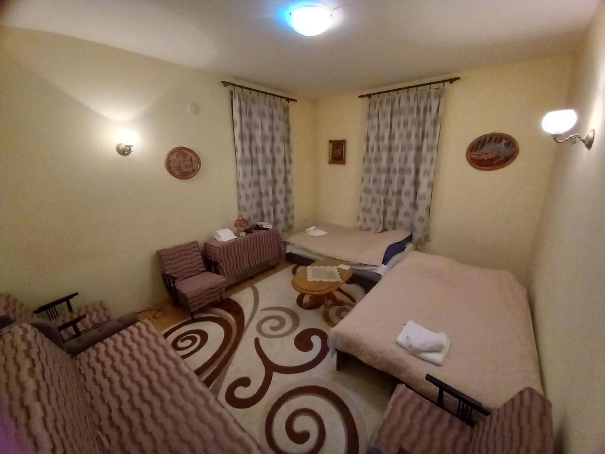 Guest House プリレプ エクステリア 写真