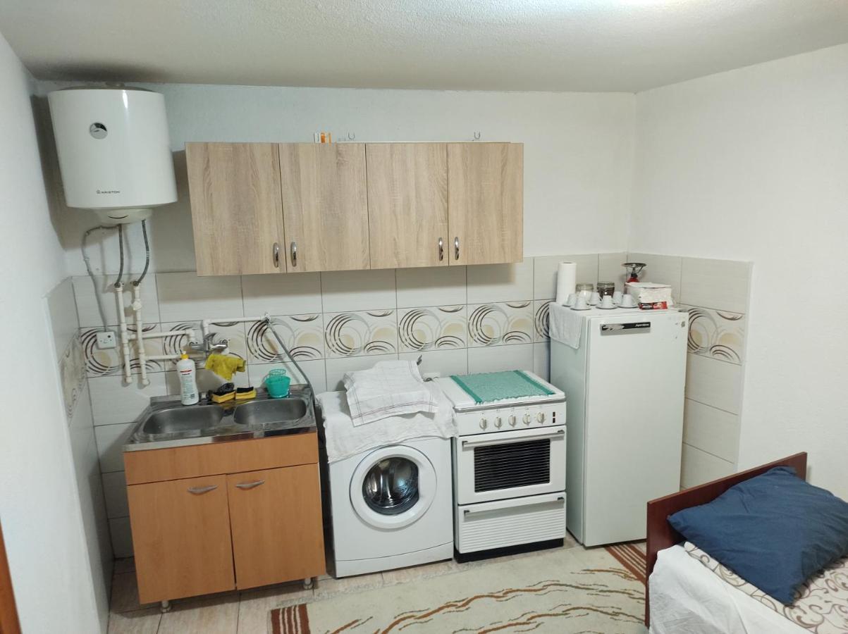 Guest House プリレプ エクステリア 写真