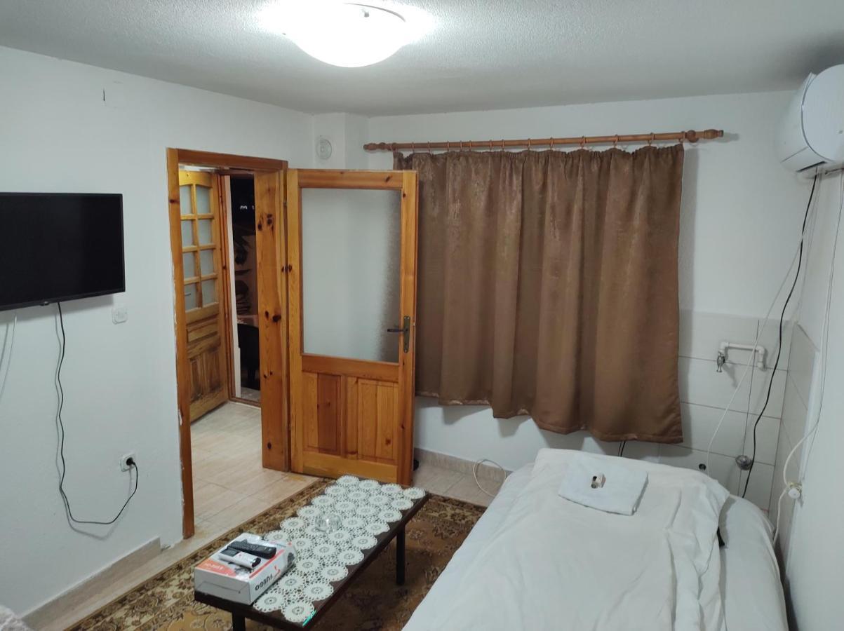 Guest House プリレプ エクステリア 写真